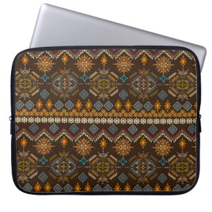 Ethno-nahtloses Muster. Ethnischer Boho-Ornament.  Laptopschutzhülle