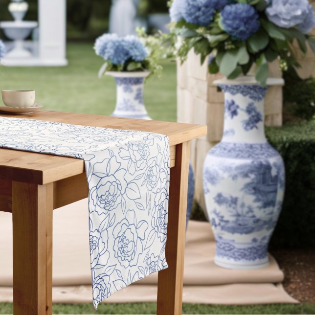 Etwas Blau, bevor ich florales Brautparty mache Mittelgroßer Tischläufer (Von Creator hochgeladen)