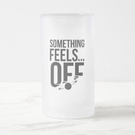 Etwas ist aus - Unbehagen und kryptische Botschaft Mattglas Bierglas