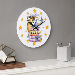 Etwas Magisches passiert, wenn du liest Große Wanduhr