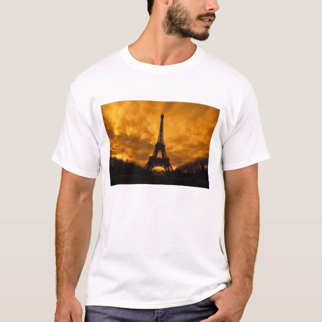 EU, Frankreich, Paris.  Eiffelturm. T-Shirt (Vorderseite)