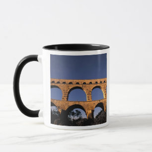EU, Frankreich, Provence, Gard, Pont du Gard. röm Tasse