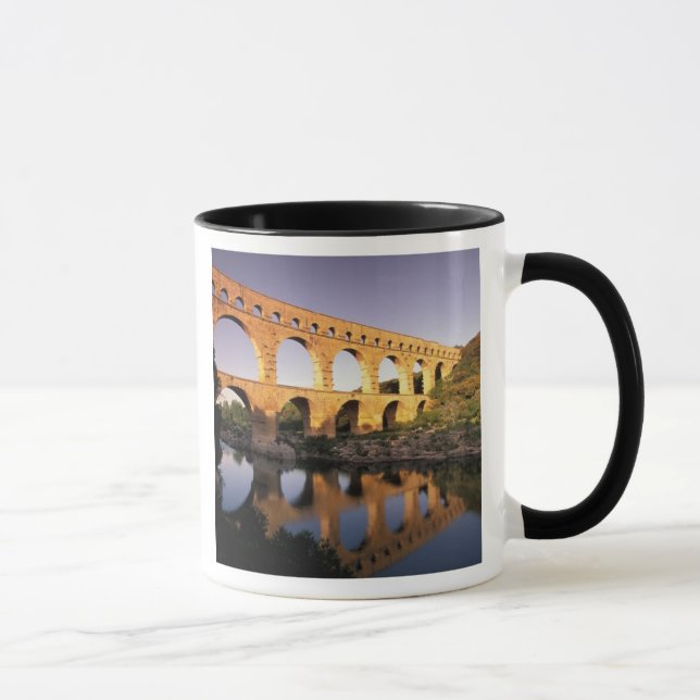 EU, Frankreich, Provence, Gard, Pont du Gard. Tasse (Rechts)