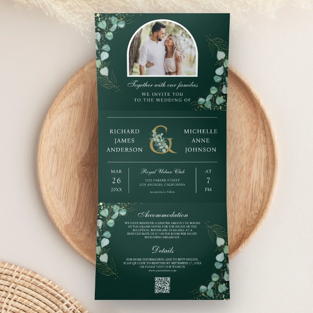 Eucalyptus Arch Emerald Green QR Code Wedding Dreifach Gefaltete Einladung (Von Creator hochgeladen)