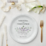 Eucalyptus & Lavender Bouquet Wasserfarbenhochzeit Pappteller<br><div class="desc">Diese wunderschönen Teller werden Ihrem Empfang, Ihrem Probe-Dinner oder anderen Hochzeitsfeiern eine besondere Touch hinzufügen. Sie sind mit einem eleganten und rustikalen Boho-Chic-Design ausgestattet, mit Ihren Namen und dem Hochzeitsdatum auf einem staubblauen Marmorboden mit einem hübschen Bouquet mit Aquarellmotiven aus Lavendel-Blume und Eukalyptus-Blätter, die mit einem weißen Bogen verbunden sind....</div>
