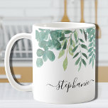 Eukalyptus Greenery Individuelle Name Kaffeetasse<br><div class="desc">Diese Tasse mit Blumen ist mit Eukalyptus-Grünpflanzen in Aquarellen geschmückt. Einfach mit Ihrem Namen oder Monogramm anpassbar. Wenn wir unsere Kunstwerke erstellen,  werden Sie dieses exakte Bild von anderen Designern nicht finden. Original Wasserfarbe © Michele Davies.</div>