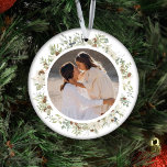 Eukalyptus-Grüne Weihnachten Keramik Ornament<br><div class="desc">Lassen Sie sich von unserem "Botanischen Eukalyptus Greenery Custom Christmas Keramik Ornament" verzaubern. Dieses exquisite Ornament verkörpert den Charme des Cotattecore mit seiner faszinierenden Eukalyptus-Vegetation und dem zarten botanischen Aquarellkranz. Der minimale Blattkranz und das zeitlose Design schaffen ein elegantes und schlichtes Aussehen, das perfekt zu Ihrer Urlaubsatmosphäre passt. Passen Sie...</div>