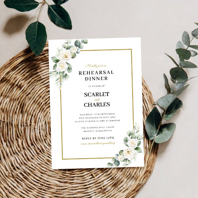 Eukalyptus Weiße Rose Florale Probe Dinner Einladung (Eucalyptus white rose rehearsal dinner invitation sets a warm tone for your celebration.)