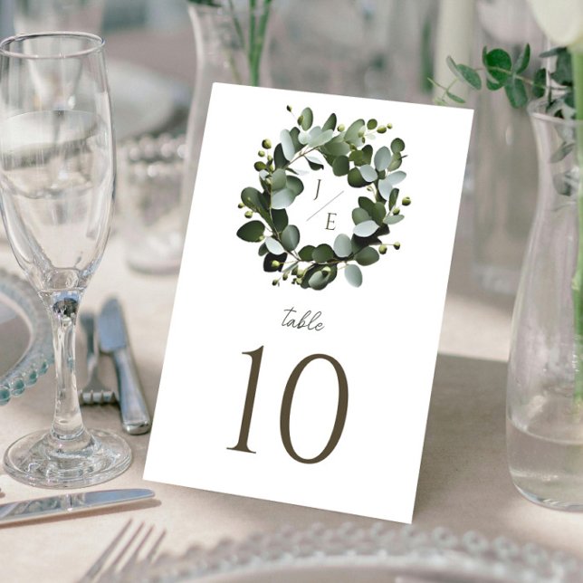 Eukalyptus Wreath Wedding | Weiß Tischnummer (White Modern Monogram Eucalyptus Wreath Wedding Table Card)