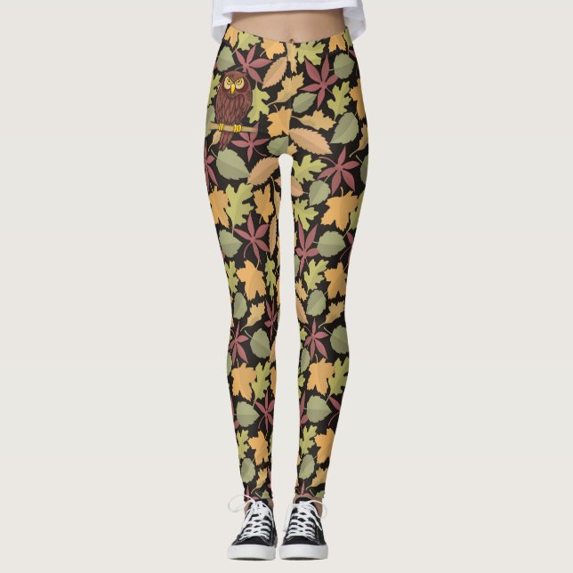 Eule-Cartoon im dunklen Hintergrund Leggings (Vorderseite)
