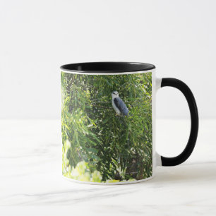 Eule, die auf einem Baum hockt Tasse