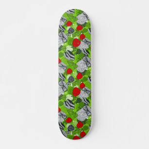 Eule in rote Rosen Skateboard