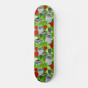 Eule in rote Rosen Skateboard