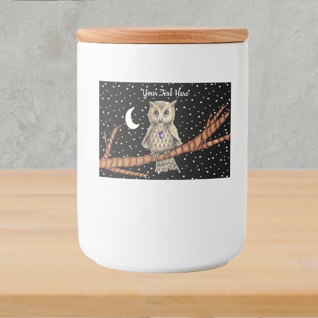 Eule Lila Crystal Necklace Golden Eyes Moon Stars Lebensmitteletikett (Owl golden eyes crystal necklace on branch moon stars in black night sky on food label.)