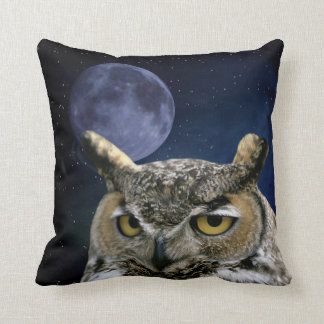 Eule und blauer Mond Kissen