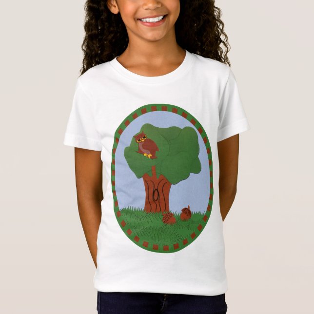 Eule und ein Eichenbaum Whimsikaler Cartoon Kunst T-Shirt (Vorderseite)