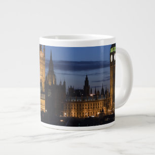 Europa, ENGLAND, London: Parlamentsgebäude / Jumbo-Tasse