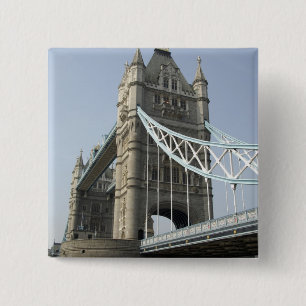 Europa, England, London. Tower Bridge über dem Button