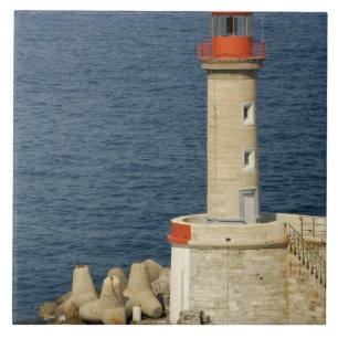 Europa, Frankreich, Korsika, Bastia. Hafen Fliese