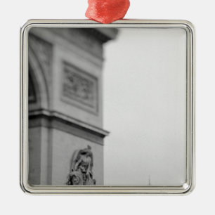 Europa, Frankreich, Paris. Arc de Triomphe und 2 Silbernes Ornament