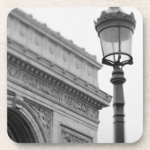 Europa, Frankreich, Paris. Arc de Triomphe und Untersetzer