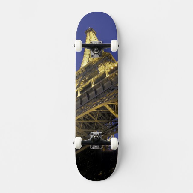 Europa, Frankreich, Paris, Eiffelturm, Abend 2 Skateboard (Vorderseite)