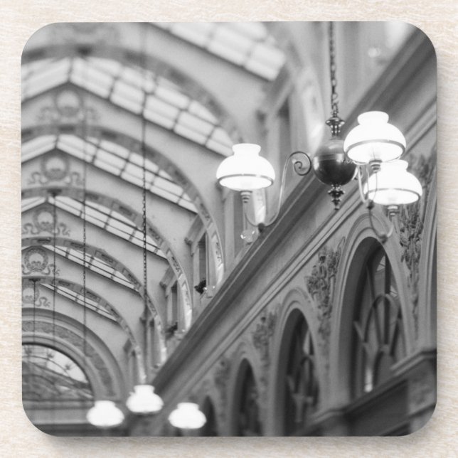 Europa, Frankreich, Paris. Inneres, Galerie Getränkeuntersetzer (Vorderseite)