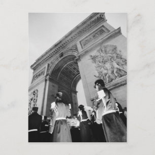 Europa, Frankreich, Paris Militärische Zeremonie a Postkarte