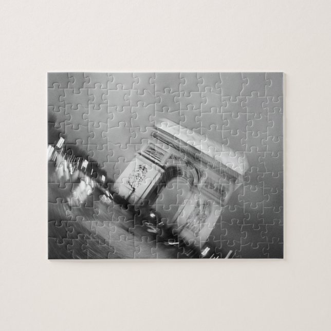 Europa, Frankreich, Paris. Spinning Arc de Triomph Puzzle (Horizontal)