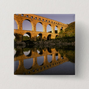 Europa, Frankreich, Provence, Gard. Pont du Gard Button