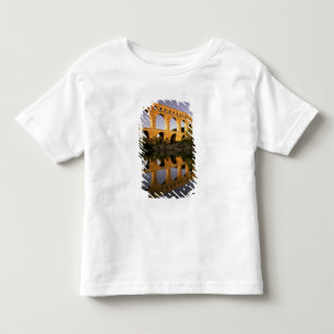 Europa, Frankreich, Provence, Gard. Pont du Gard, Kleinkind T-shirt