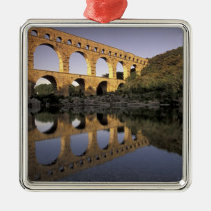 Europa, Frankreich, Provence, Gard Pont du Gard Ornament Aus Metall