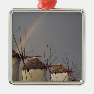 Europa, Griechenland, Mykonos. Windmühle mit Regen Ornament Aus Metall