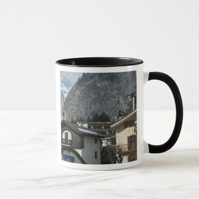 Europa, Italien, Aostatal, COURMAYEUR: Stadt Tasse (Rechts)