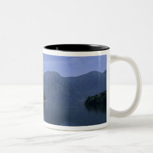 Europa, Italien, Comer See, Tremezzo. Norditalien Zweifarbige Tasse