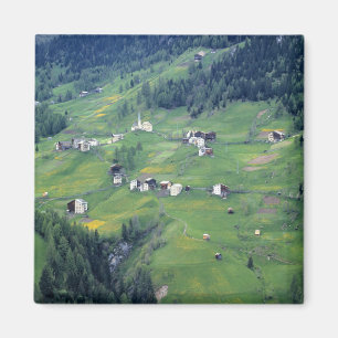 Europa, Italien, Dolomitenalpen. Dieses kleine Dor Magnet