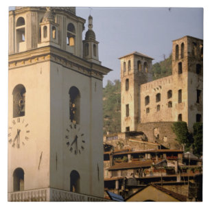 Europa, Italien, Ligurien, Dolceacqua: Riviera di Fliese