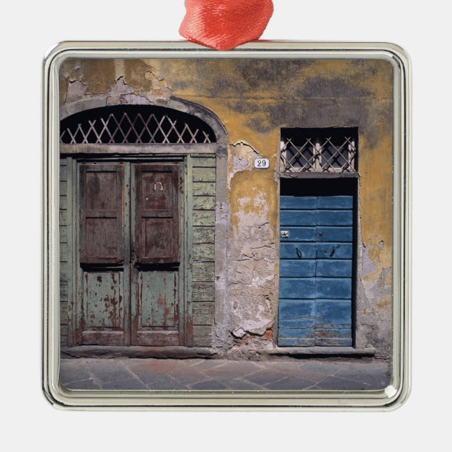 Europa, Italien, Lucca. Diese alten Türen ergänzen Ornament Aus Metall (Vorne)