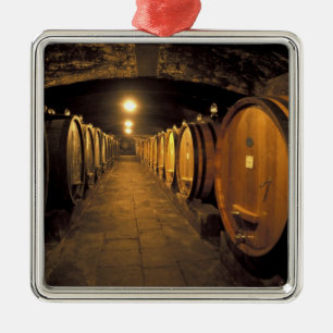 Europa, Italien, Region Toskana. Chianti-Keller Ornament Aus Metall