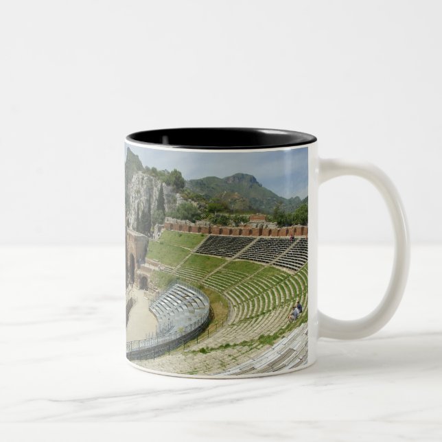 Europa, Italien, Sizilien, Taormina. 3. Zweifarbige Tasse (Rechts)