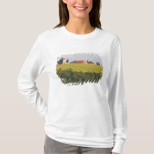 Europa; Italien; Toskana, Kapelle auf dem Hügel T-Shirt