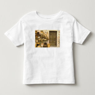 Europa, Italien, Toskana, Montalcino. Korb Kleinkind T-shirt
