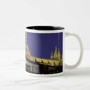 Europa, Italien, Toskana, Siena. 13. Jahrhundert Zweifarbige Tasse