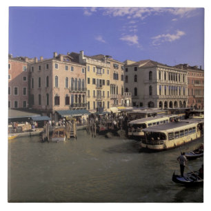 Europa, Italien, Venedig, Bootsverkehr bei Rialto Fliese