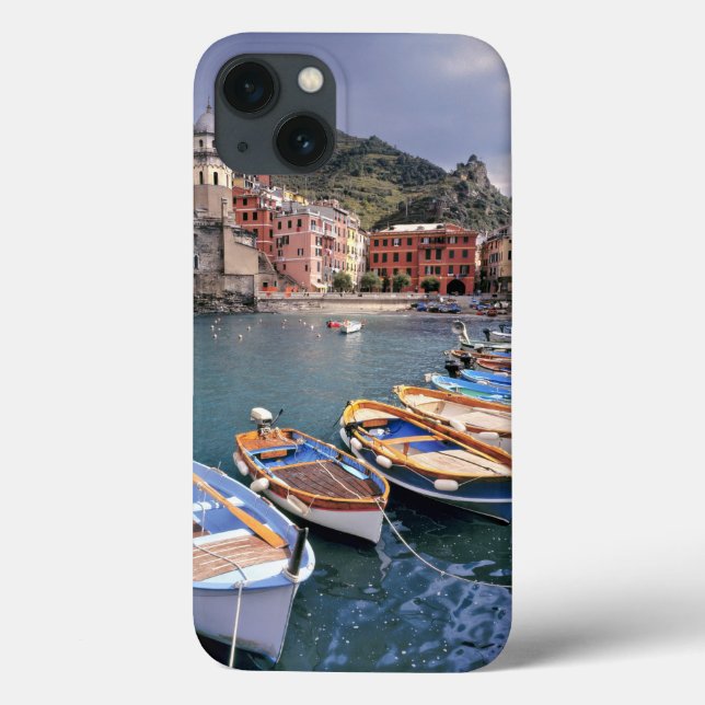 Europa, Italy, Vernazza. Brightly painted boats Case-Mate iPhone Hülle (Rückseite)