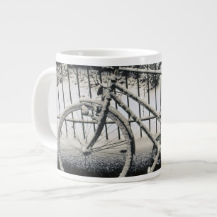 Europa, Niederlande, Amsterdam. Ein Jumbo-Tasse