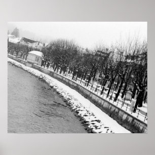 Europa, Österreich, Salzburg. Das Ufer des Flusses Poster