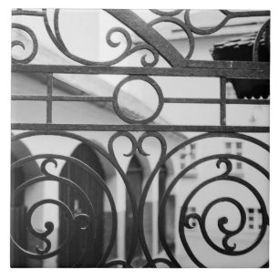 Europa, Österreich, Salzburg. Metalltor, Fliese