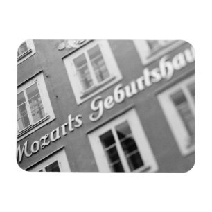 Europa, Österreich, Salzburg. Mozarts Geburtshaus  Magnet