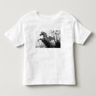 Europa, Österreich, Salzburg. Pferdestatue Kleinkind T-shirt